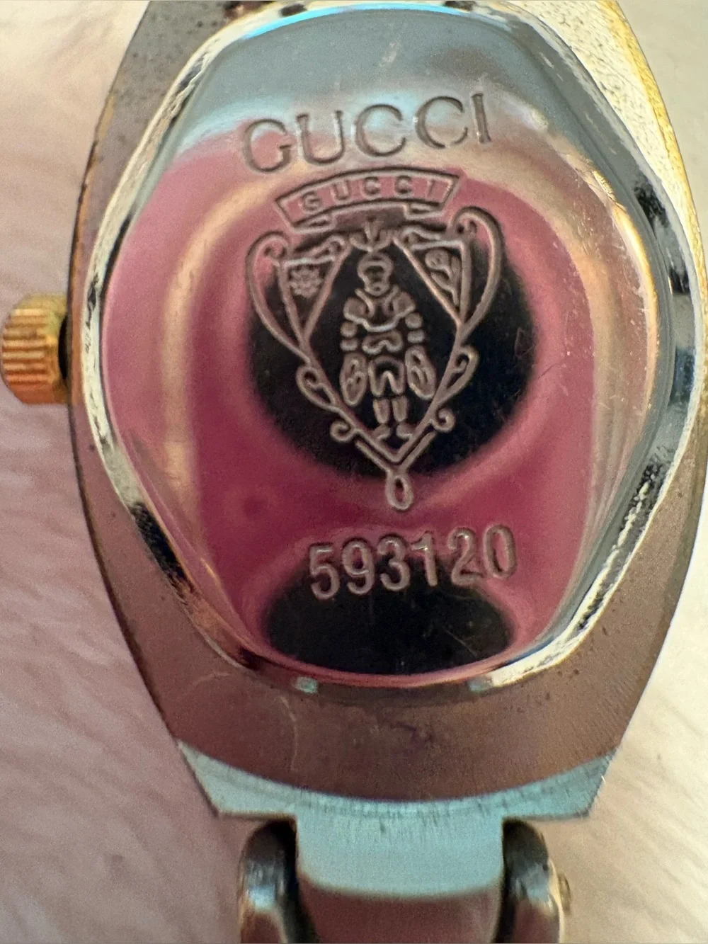 Classic Authentic Vtg Gucci Women's Oval Watch with Engraved Crest - Ref. 59312